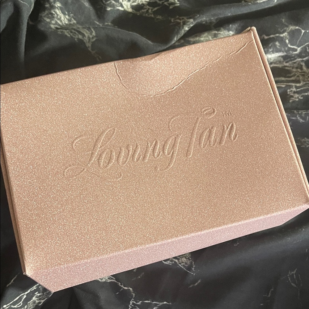 Loving Tan medium mitt included
